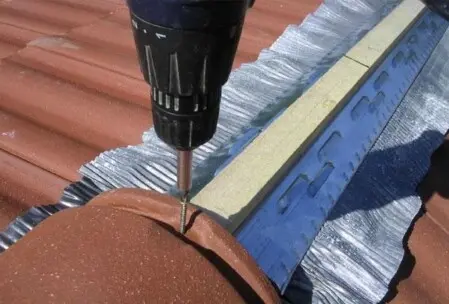 Réparation de faîtage couvreur lombard rénovation nogent le roi 28210