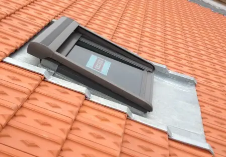 Couvreur Pose Fenêtre de toit à Nogent-le-Roi 28210