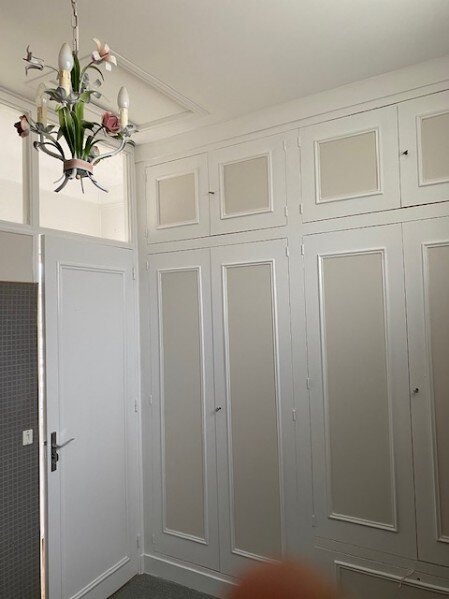 Pose de tapisserie par un peintre à Nogent-le-Roi 28210