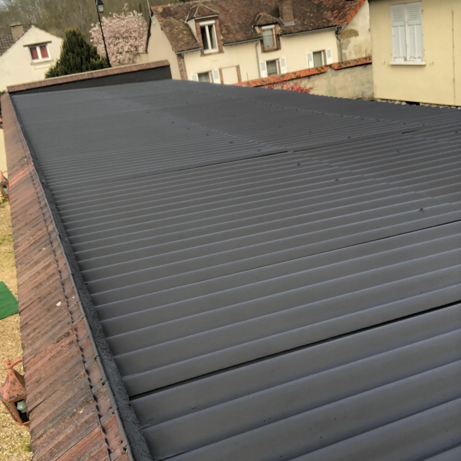 Toiture peinte anthracite